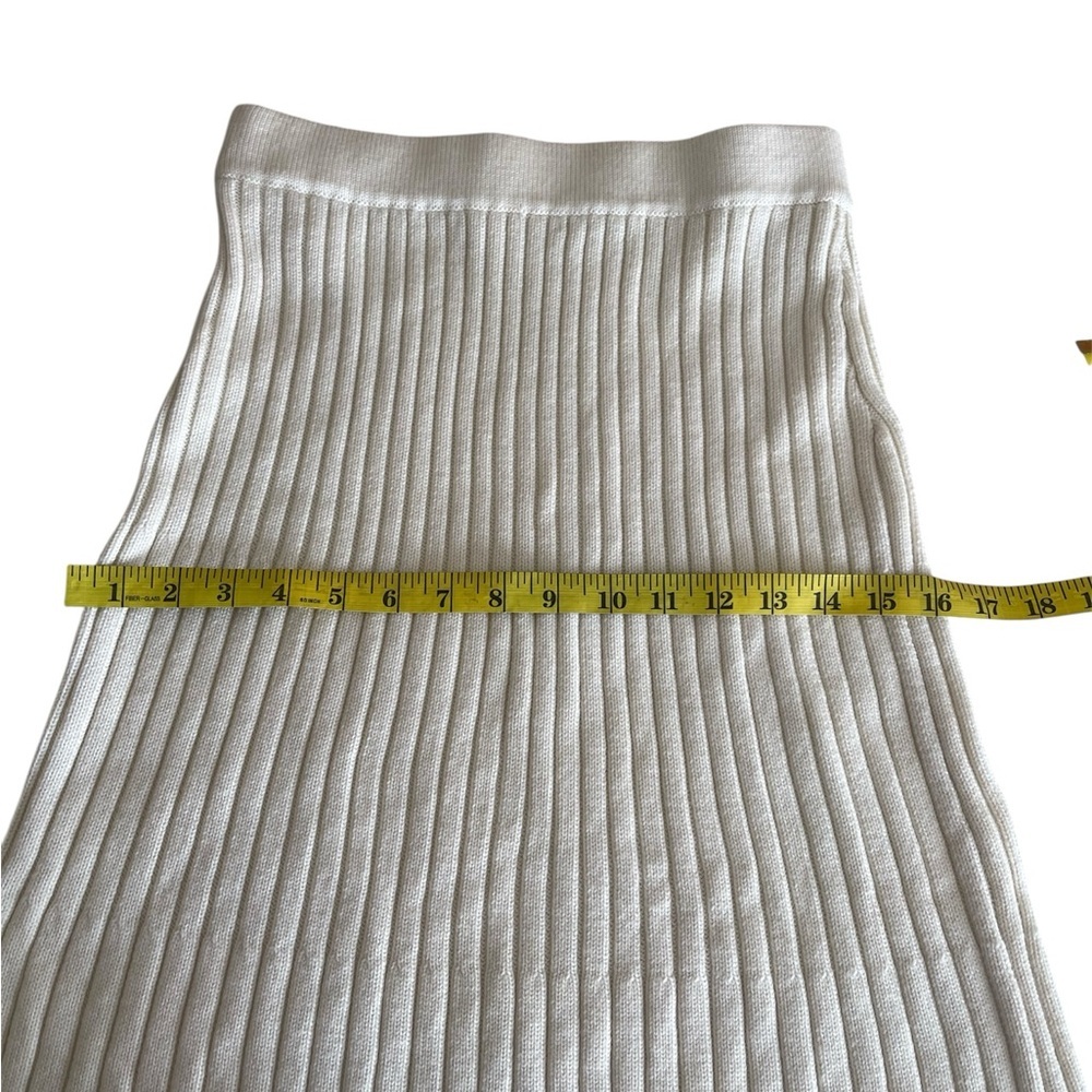 Jonathan Simkhai Cream Ribbed Turtleneck 

Skirt and sweater 100% Merino wool - Picture 4 of 16
